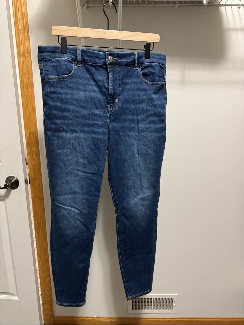 American Eagle Outfitters Dark Blue Curvy High-Rise Jeggings